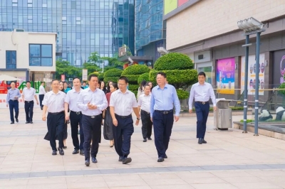 全國政協委員、深圳市人大常委會委員、深圳市工商聯主席張春華一行蒞臨堅基集團開展調研活動